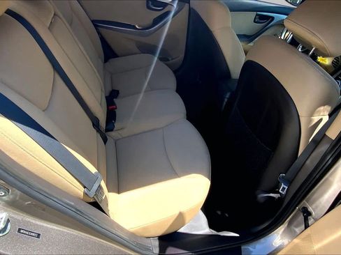 Used 2012 Hyundai Elantra GLS w/ Preferred Pkg 3 FWD image 10