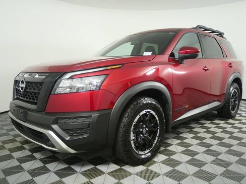 Used 2025 Nissan Pathfinder Rock Creek AWD/4WD image 7