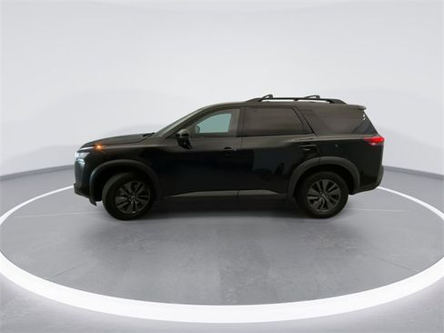 Used 2022 Nissan Pathfinder SV image 9