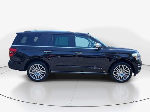 Used 2024 Ford Expedition Platinum RWD image 2