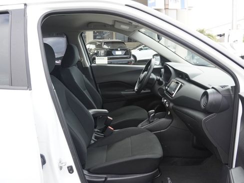 Used 2025 Nissan Kicks Play S FWD image 21