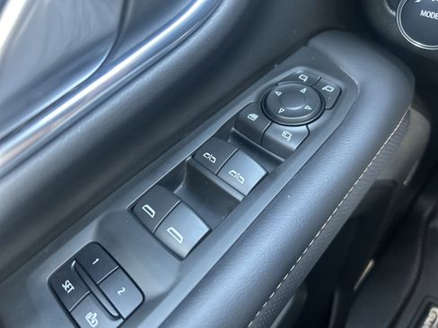 Used 2022 GMC Yukon AT4 AWD/4WD image 21