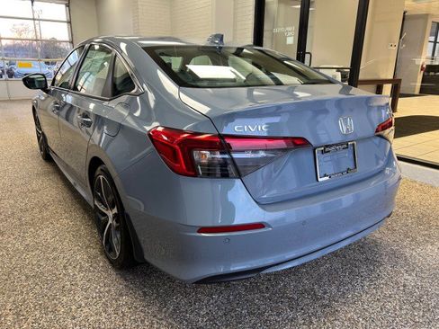 Used 2024 Honda Civic Touring image 4