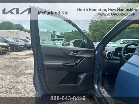 Used 2025 Chevrolet Equinox LT AWD/4WD image 11