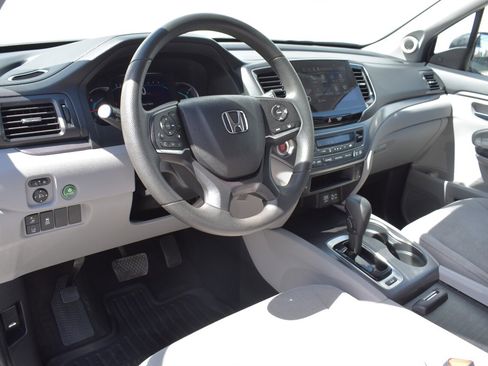 Used 2020 Honda Pilot EX image 3