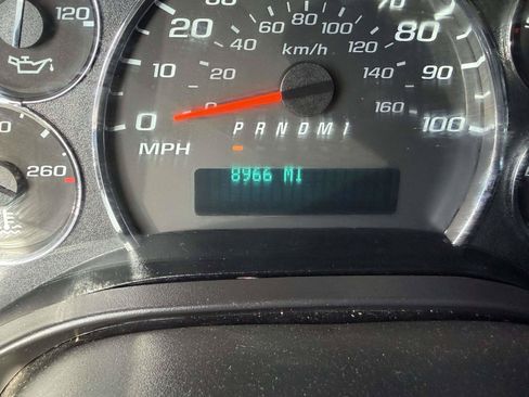 Certified 2024 Chevrolet Express 2500 w/ Driver Convenience Package RWD image 26