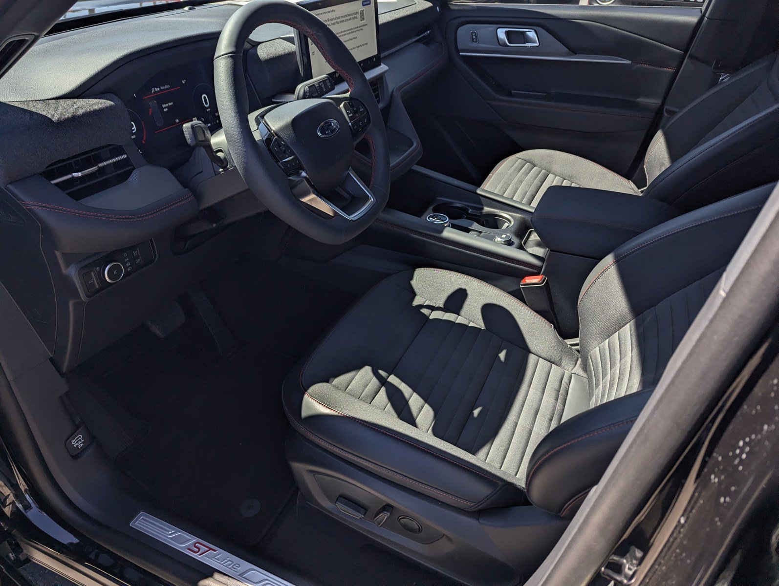 New 2026 Ford Explorer ST-Line w/ ST-Line Street Pack AWD/4WD image 9