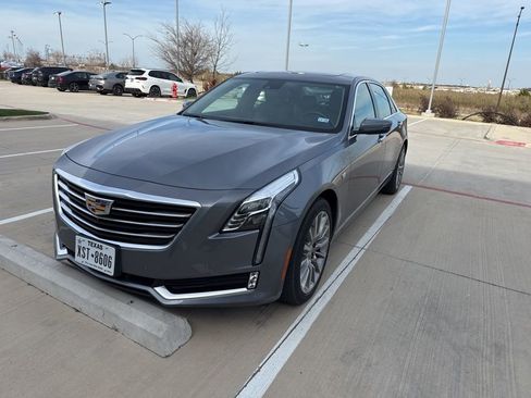 Used 2018 Cadillac CT6 Luxury image 2