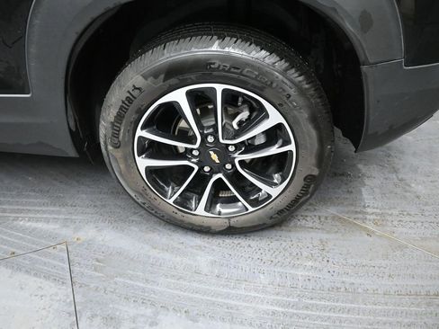 Used 2025 Chevrolet TrailBlazer LT w/ Driver Confidence Package image 14