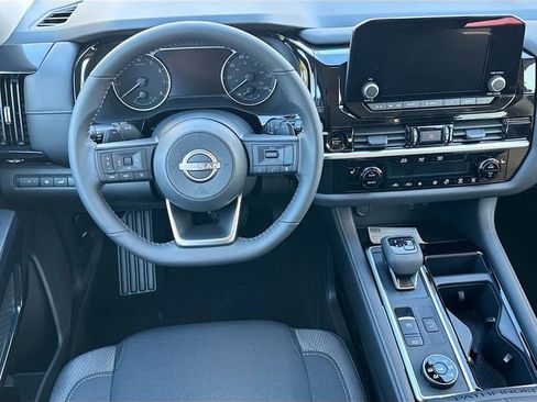 New 2025 Nissan Pathfinder SV image 17