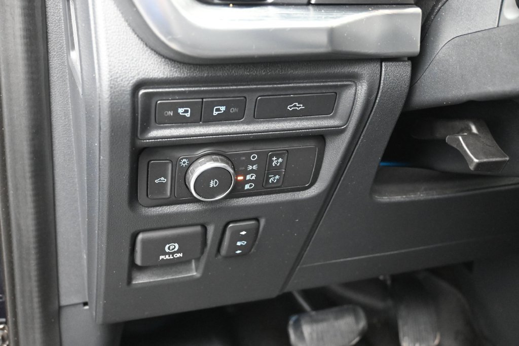 Used 2021 Ford F150 Lariat RWD image 18