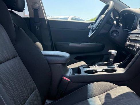 Used 2020 Kia Sportage LX AWD/4WD image 9