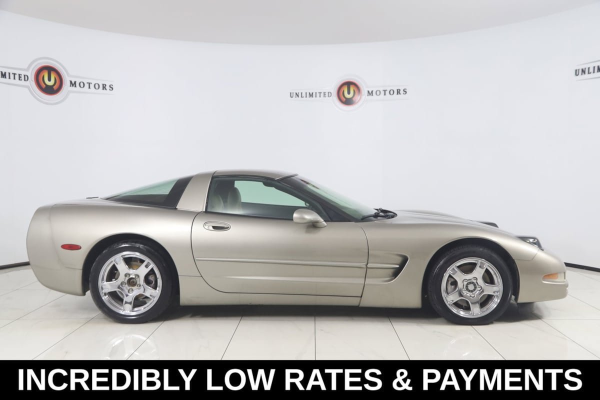 Used 1998 Chevrolet Corvette Coupe w/ Performance Handling Pkg RWD image 2