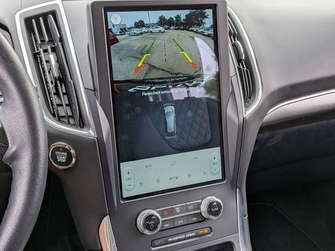 Used 2024 Ford Edge Titanium AWD/4WD image 6