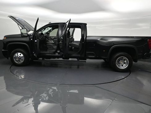 Used 2026 Chevrolet Silverado 3500 High Country w/ High Country Premium Package AWD/4WD image 35
