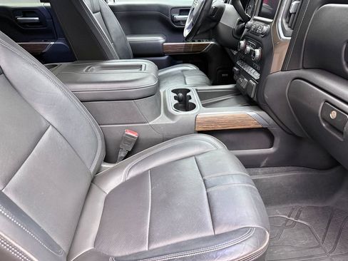 Used 2019 Chevrolet Silverado 1500 High Country w/ Technology Package image 12