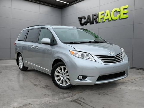 Used 2017 Toyota Sienna XLE Premium AWD/4WD image 1
