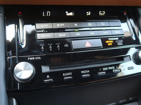 Used 2025 Lexus IS 300 F Sport AWD/4WD image 32