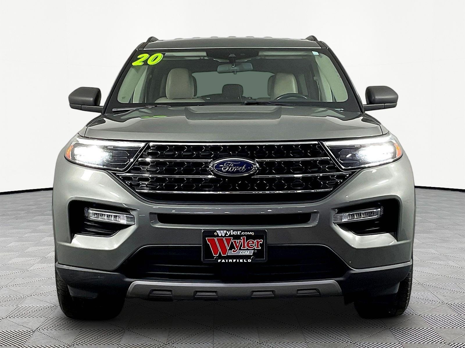 Used 2020 Ford Explorer XLT w/ Equipment Group 202A AWD/4WD image 2