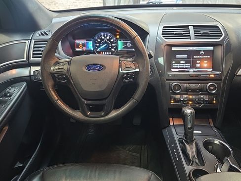 Used 2016 Ford Explorer XLT w/ Equipment Group 202A image 16