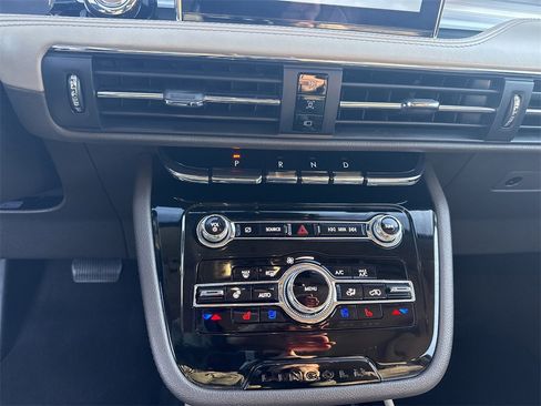 Used 2021 Lincoln Corsair Standard w/ Equipment Group 101A image 28