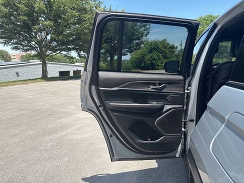 Used 2024 Jeep Grand Cherokee Limited 4xe image 33