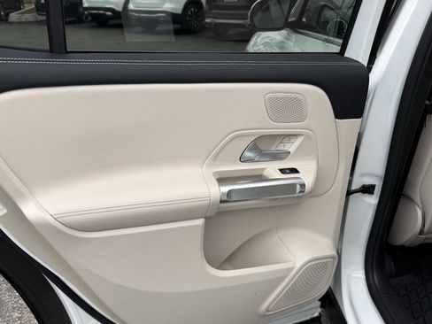 Certified 2025 Mercedes-Benz GLB 250 image 23