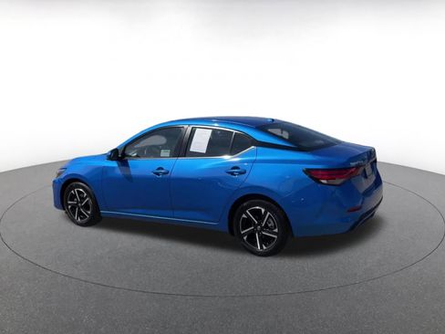 Used 2025 Nissan Sentra SV FWD image 10
