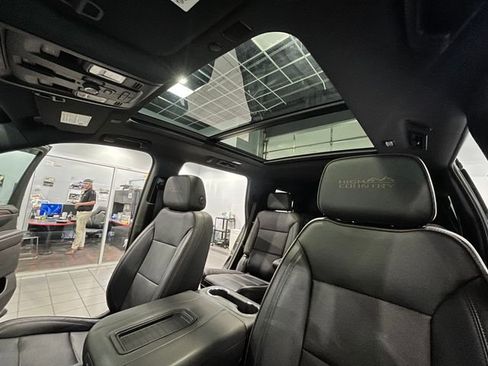 Used 2022 Chevrolet Tahoe High Country AWD/4WD image 29