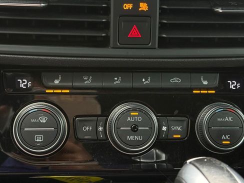 Used 2021 Volkswagen Jetta GLI FWD image 11