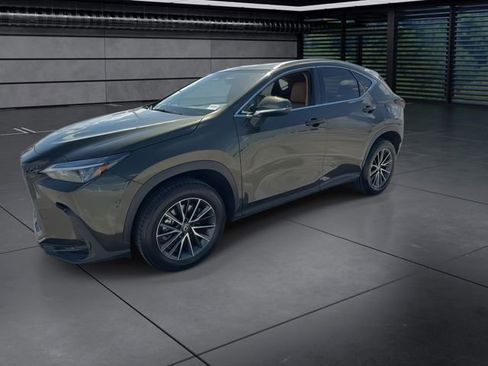 Used 2025 Lexus NX 250 FWD w/ Accessory Package (Z1) image 4