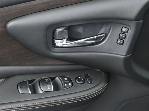 Used 2024 Nissan Murano Platinum w/ Cargo Package image 10