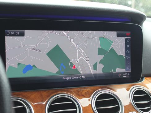 Used 2018 Mercedes-Benz E 400 4MATIC Sedan image 37