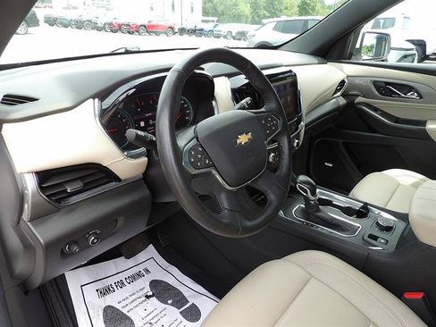 Used 2022 Chevrolet Traverse LT w/ LT Premium Package FWD image 13