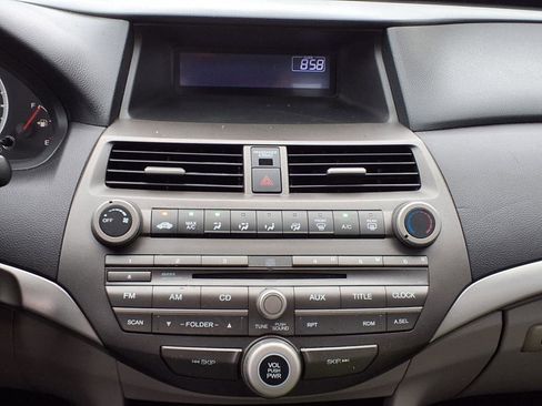 Used 2011 Honda Accord LX-P image 5