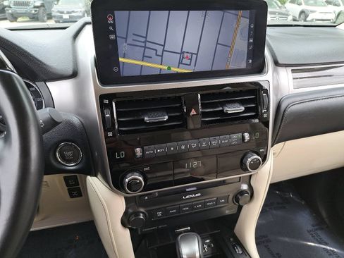 Used 2023 Lexus GX 460 Premium w/ Premium Package AWD/4WD image 19