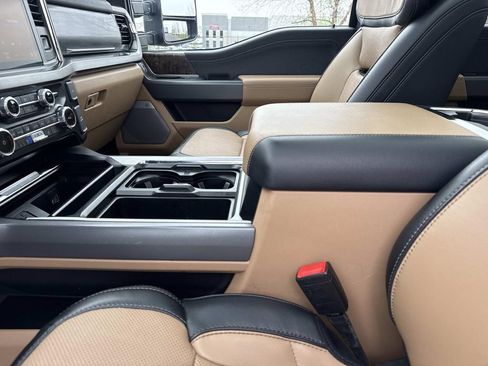 Used 2023 Ford F250 Lariat w/ Lariat Ultimate Package AWD/4WD image 16