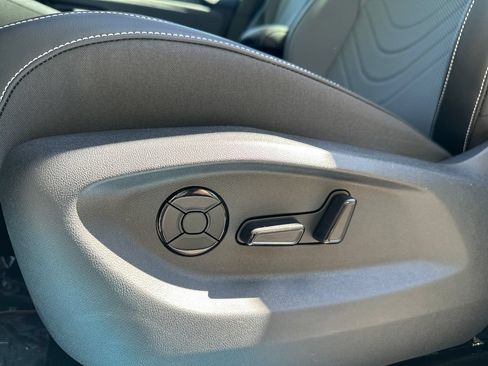 New 2026 Volkswagen Tiguan SE R-Line AWD/4WD image 4