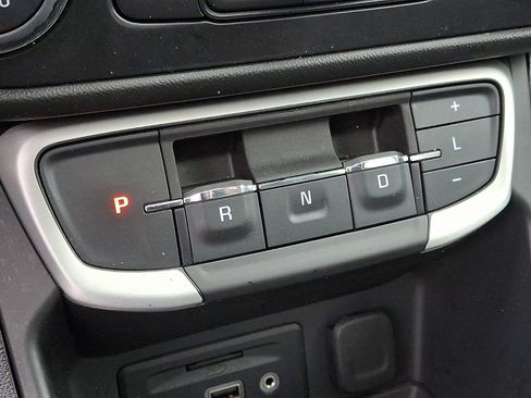 Certified 2022 GMC Terrain SLT w/ Infotainment Package II image 15