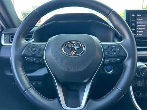 Used 2021 Toyota RAV4 SE image 23