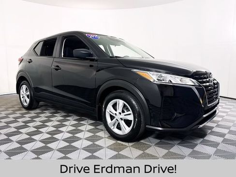 Certified 2025 Nissan Kicks Play S FWD image 1