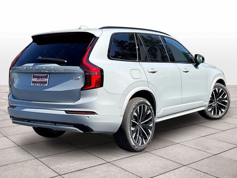 New 2026 Volvo XC90 T8 Ultra w/ Lounge Package AWD/4WD image 4
