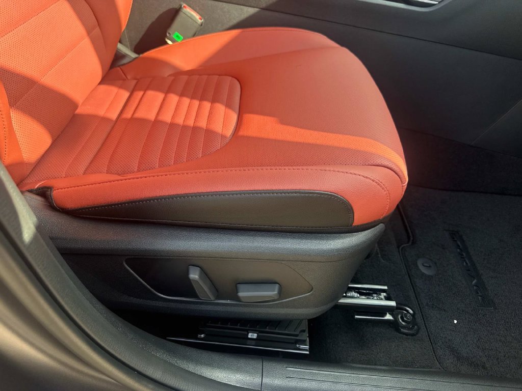 New 2026 Kia Sportage SX FWD image 13