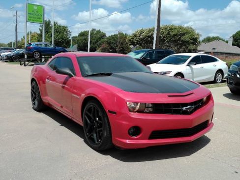 Used 2010 Chevrolet Camaro SS w/ RS Package RWD image 5
