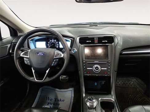 Used 2018 Ford Fusion Titanium image 10