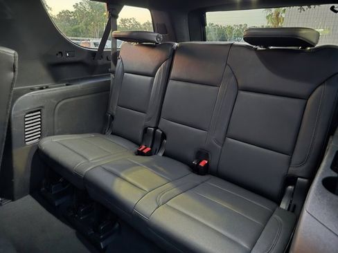 Used 2023 Chevrolet Suburban LT image 32