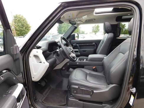 Used 2024 Land Rover Defender 90 S image 10