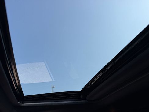 Used 2025 Toyota Sienna XSE w/ XSE Plus Package image 12