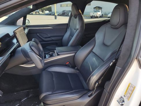 Used 2023 Tesla Model X Plaid image 17
