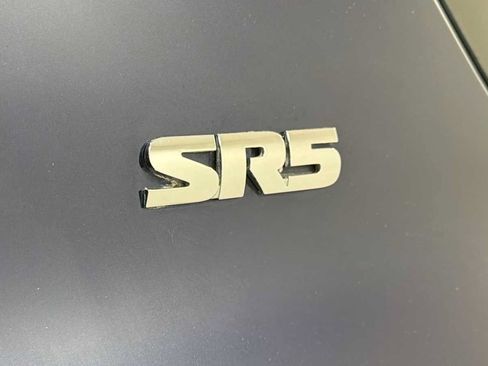 Used 2018 Toyota 4Runner SR5 AWD/4WD image 29